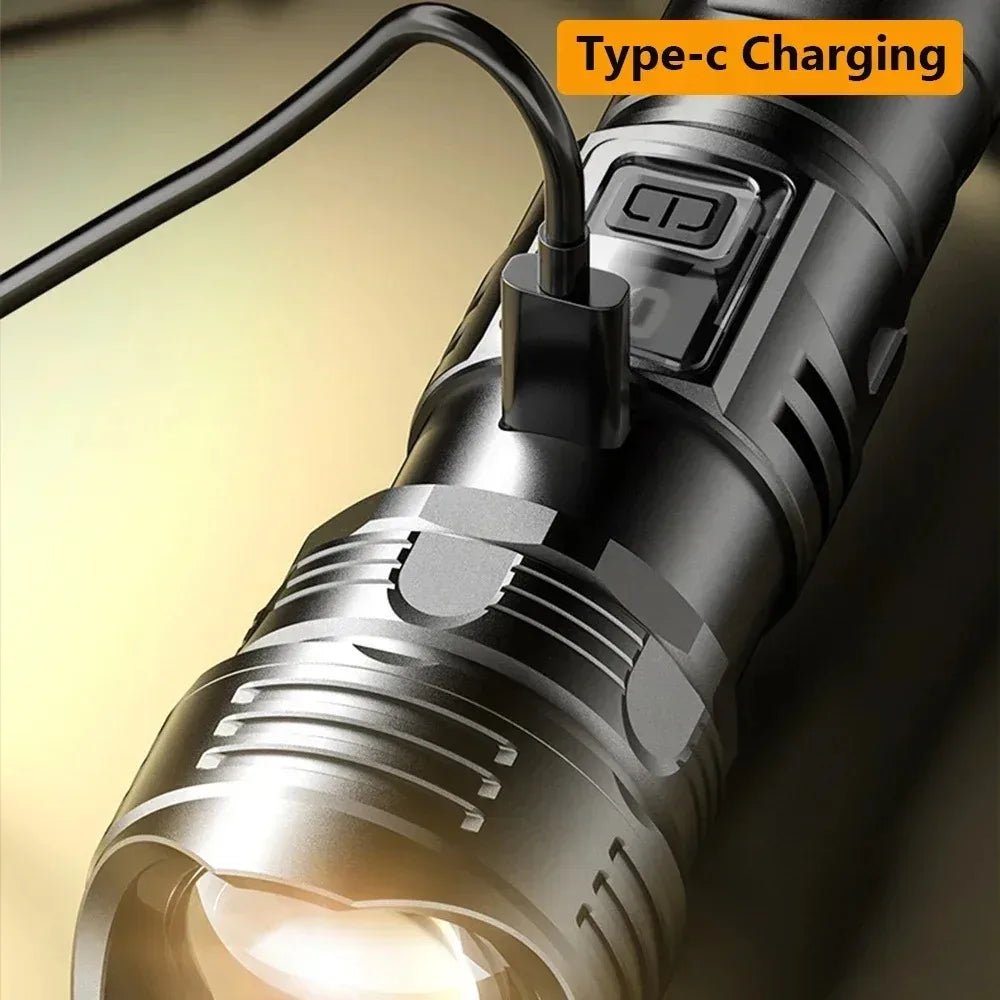 Lampe Torche LED Rechargeable Type-C Longue Portée 1000 m